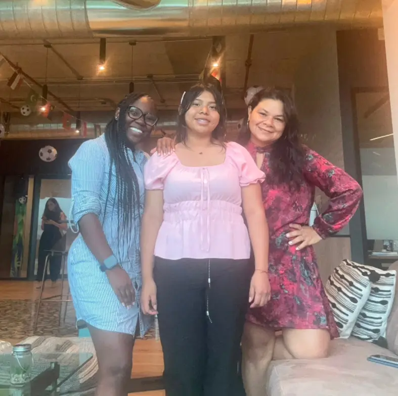 Equipo de Lady Web en un espacio de trabajo en Panamá
