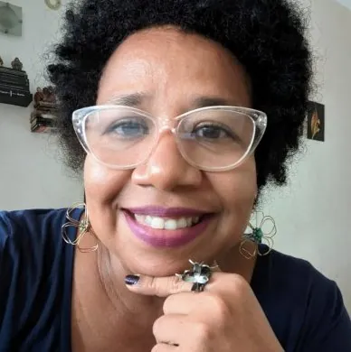 Roxana Muñoz, Periodismo · Comunicación estratégica, equipo de Lady Web